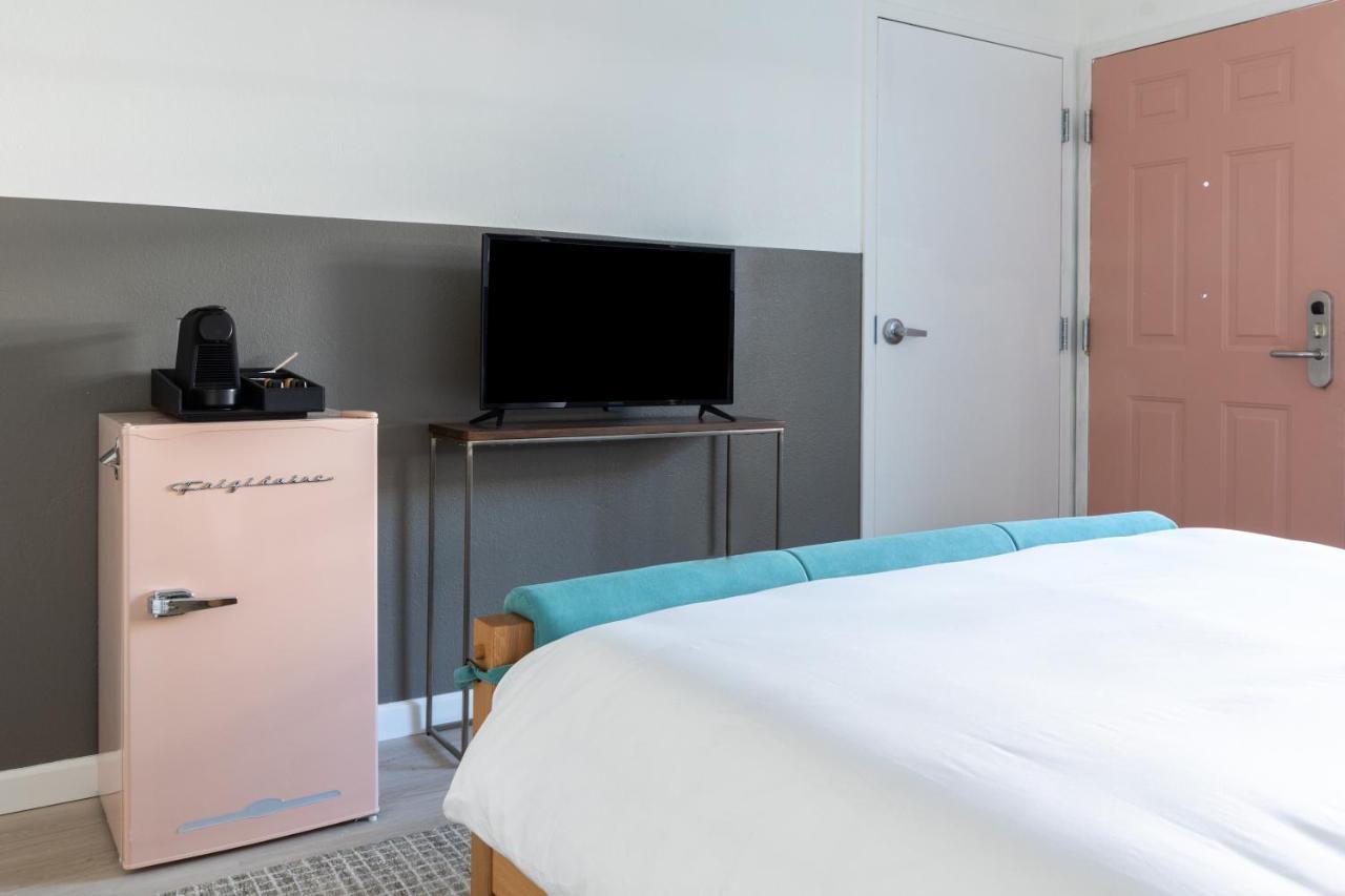 Signature Inn Оакланд Экстерьер фото