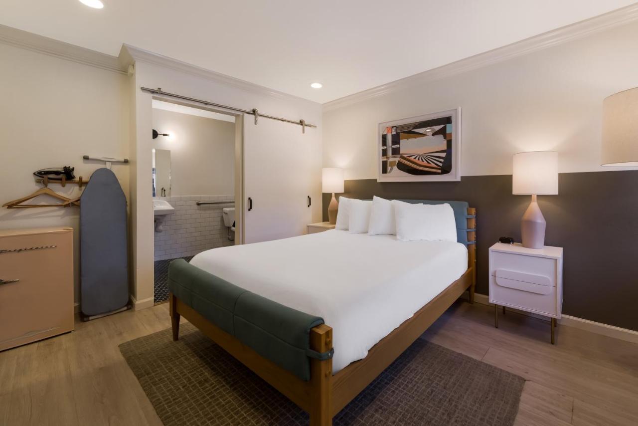 Signature Inn Оакланд Экстерьер фото