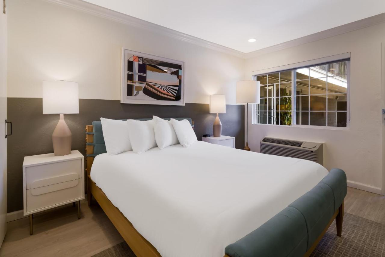 Signature Inn Оакланд Экстерьер фото