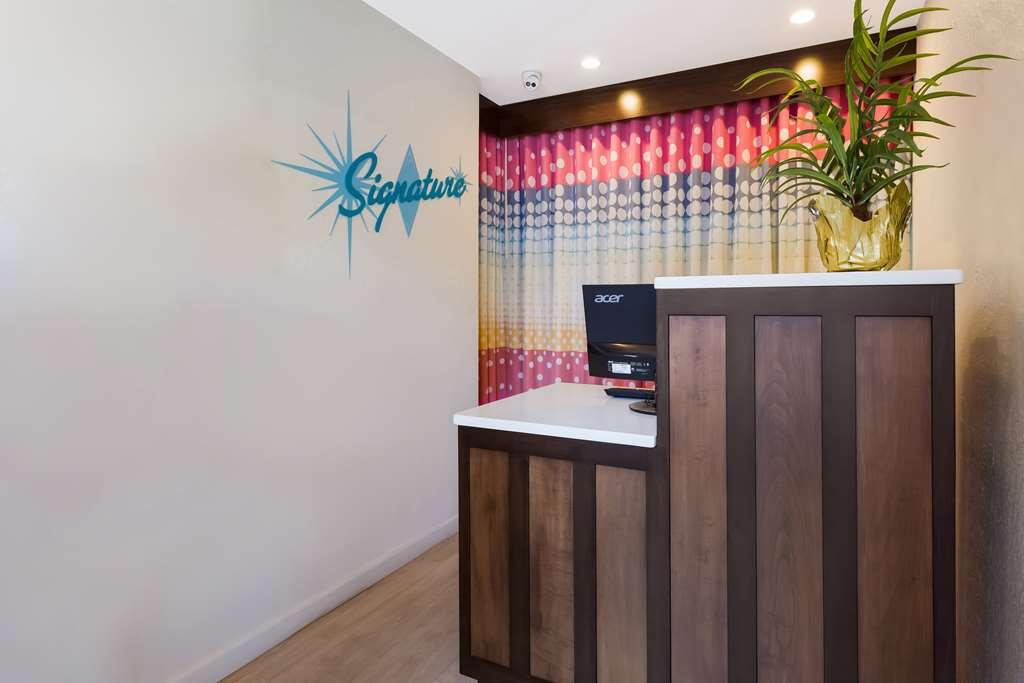 Signature Inn Оакланд Интерьер фото