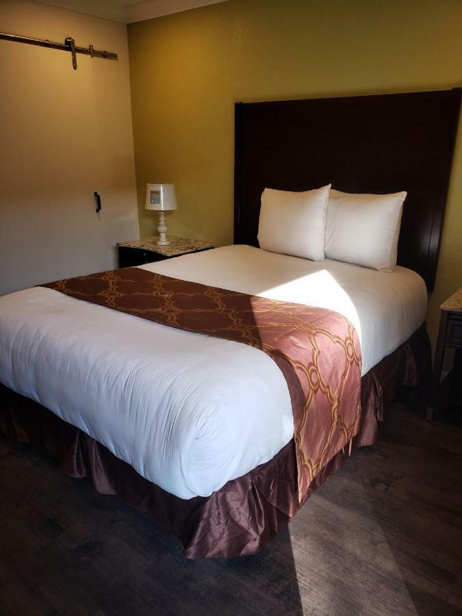 Signature Inn Оакланд Экстерьер фото