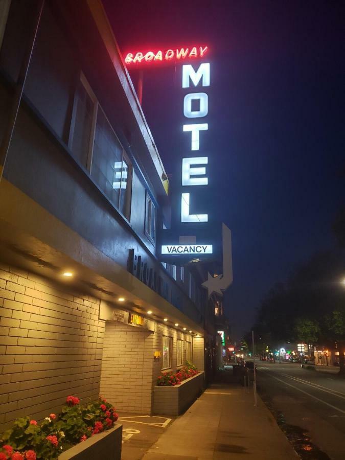 Signature Inn Оакланд Экстерьер фото