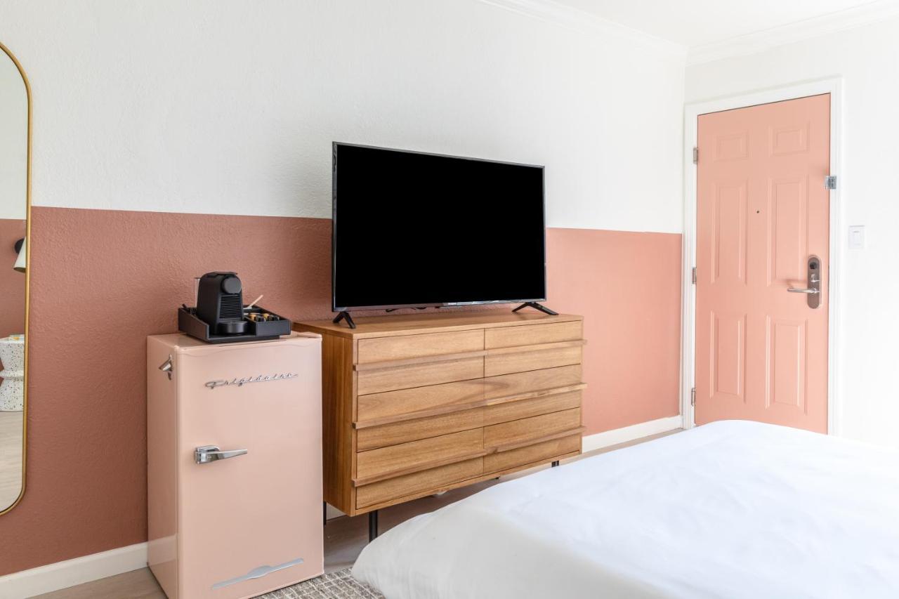 Signature Inn Оакланд Экстерьер фото